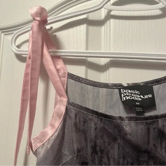 NWT Basic Pleasure Mode Bowtie City Print Satin Dress - Picture 11 of 14